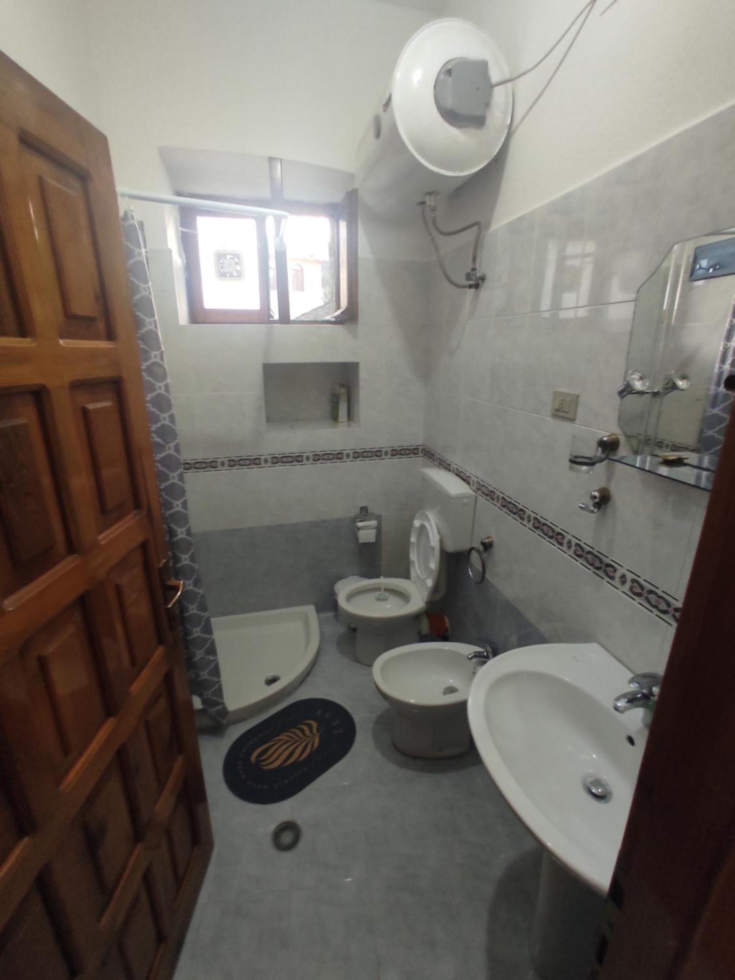 Xheison Apartment ジロカストラ エクステリア 写真